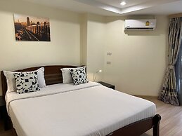 V Check Inn Sukhumvit 22