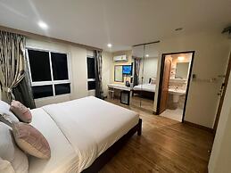 V Check Inn Sukhumvit 22