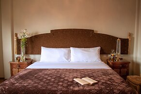 Antique Hotel