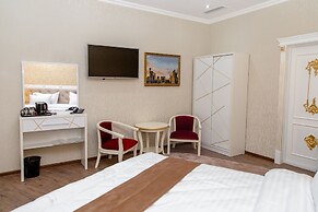 The Royal Hotel