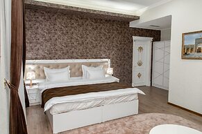 The Royal Hotel