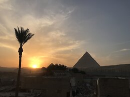 Pyramids lounge