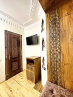 Bobosh Hotel