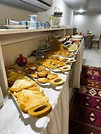 Bobosh Hotel