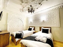 Bobosh Hotel