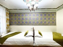 Bobosh Hotel