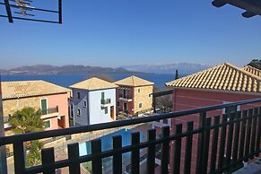 Charming 4-bed House in Nikiana