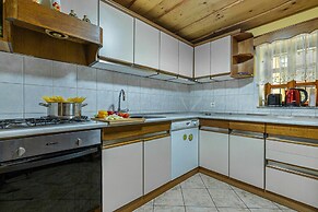Kunstek Farmhouse With Sauna