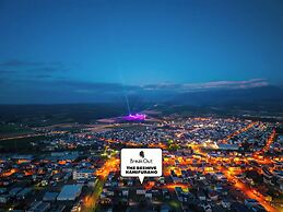 THE BEEHIVE KAMIFURANO