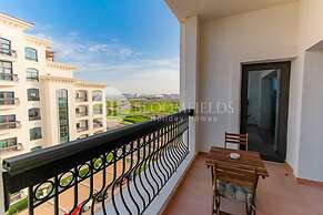 Golf course view, stylish 2BR