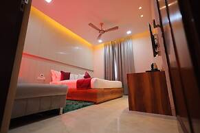 Hotel Taj Crown Plaza