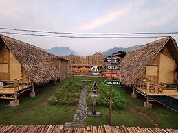 Yellowstone Camps Resort Sapan