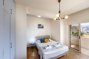 Mackenzie Eftyhia Beachfront Suite