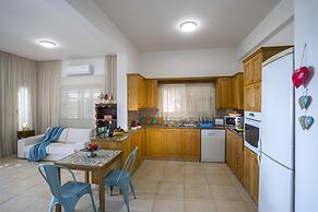 Beachfront Villa Meneou 5