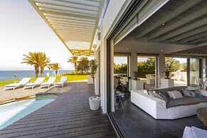 Beachfront Dream Villa