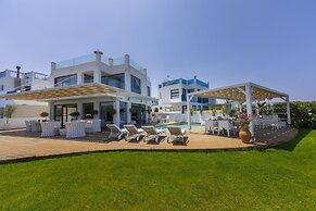 Beachfront Dream Villa