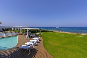 Beachfront Dream Villa