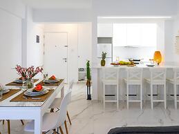 Mackenzie Leo Seafront Suite