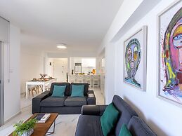 Mackenzie Leo Seafront Suite