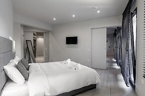 Fantastic Central Athens Suite With Rooftop Deck