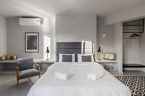 Fantastic Central Athens Suite With Rooftop Deck