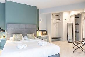 Fantastic Central Athens Suite With Rooftop Deck