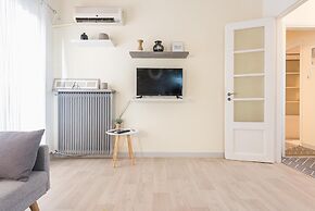 Stylish 1BR Retreat in Central Athens