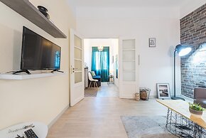 Stylish 1BR Retreat in Central Athens