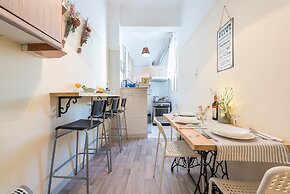 Stylish 1BR Retreat in Central Athens