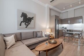 Historic Plaka s Deluxe Apartment