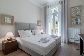 Historic Plaka s Deluxe Apartment