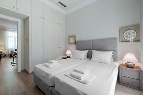 Historic Plaka s Deluxe Apartment