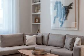 Historic Plaka s Deluxe Apartment
