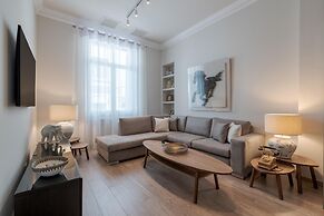 Historic Plaka s Deluxe Apartment