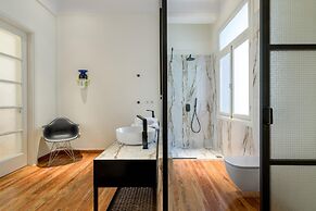 Your 4 Bdrm Dream House w Acropolis View Jacuzzi