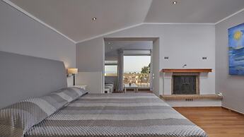Luxury 4 Bdrm Villa With Pvt Pool on the Beach