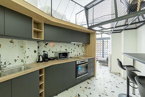 On Air Top Designed Gem