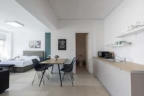 Hip And Fun in Athens Apt B