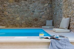 Incomparable Plaka s Lux 2bdrm Apt w Pvt Heated Pool