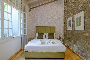 Incomparable Plaka s Lux 2bdrm Apt w Pvt Heated Pool