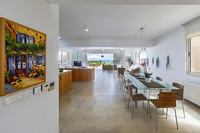 Protaras Beachfront Villa Pietra