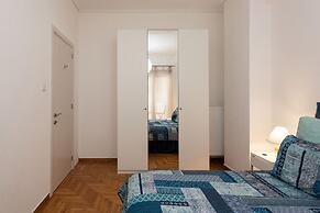 Lovely 2 Bedroom apt in Metaxourgio Center