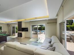 Meneou Seaside Mansion 7