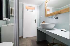 Modern - Vintage Apartment by Acropolis Museum