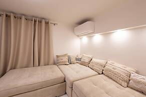 Plaka s Privileged Accommodation