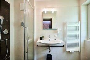 EVI Apartments - Louise