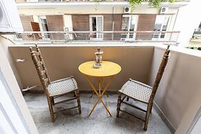 Ideal 4 bdr Apartment in Plaka for 10
