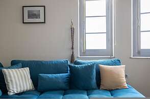 Ideal 4 bdr Apartment in Plaka for 10