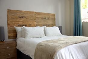 Mellow 2 Bedroomed Cottage - 2083