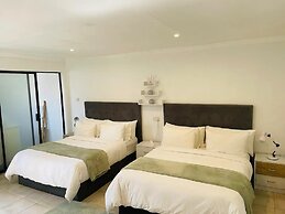 Mellow 2 Bedroomed Cottage - 2083